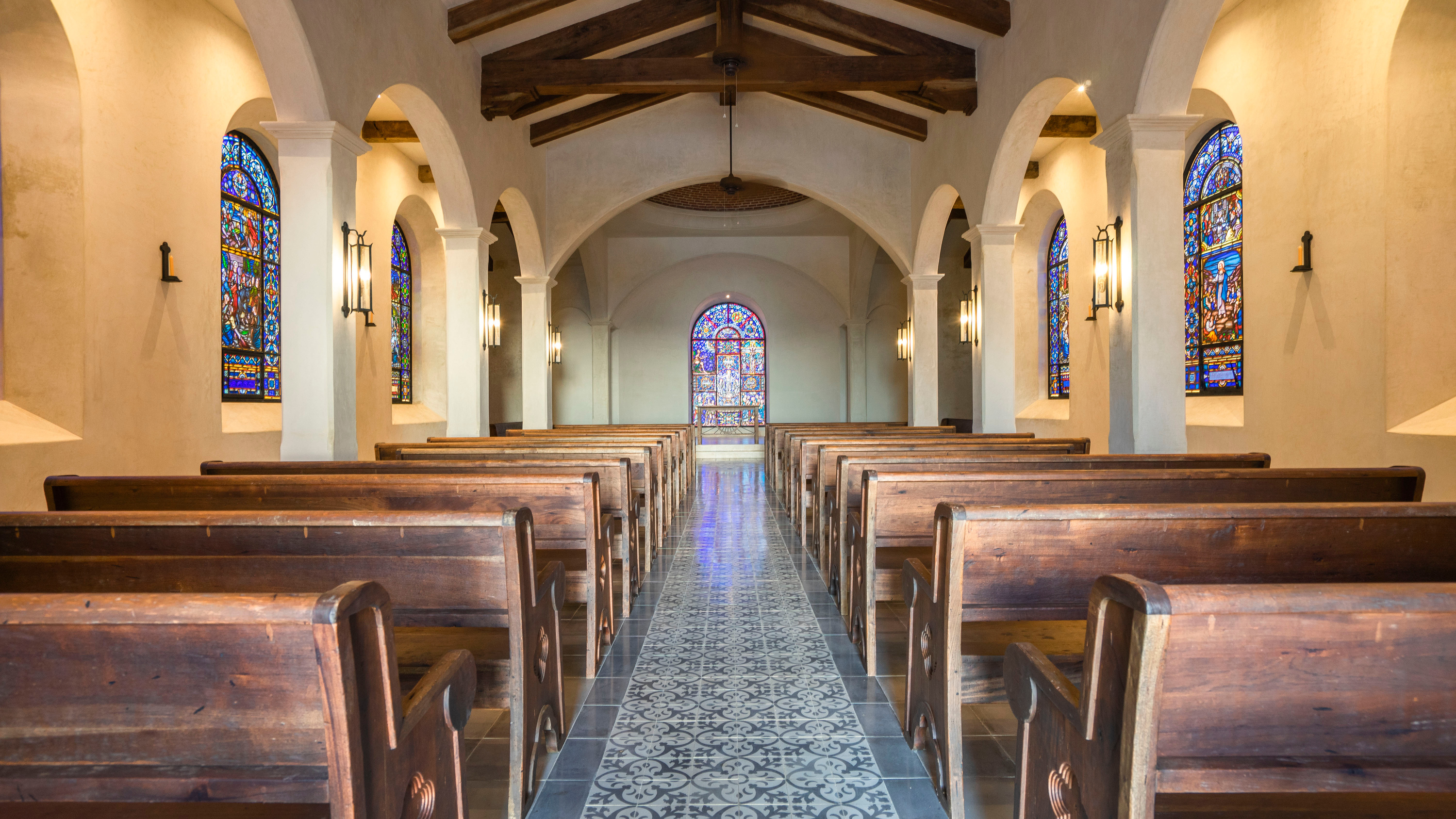 Interior de la Capilla Santa Ana en Rancho Santana